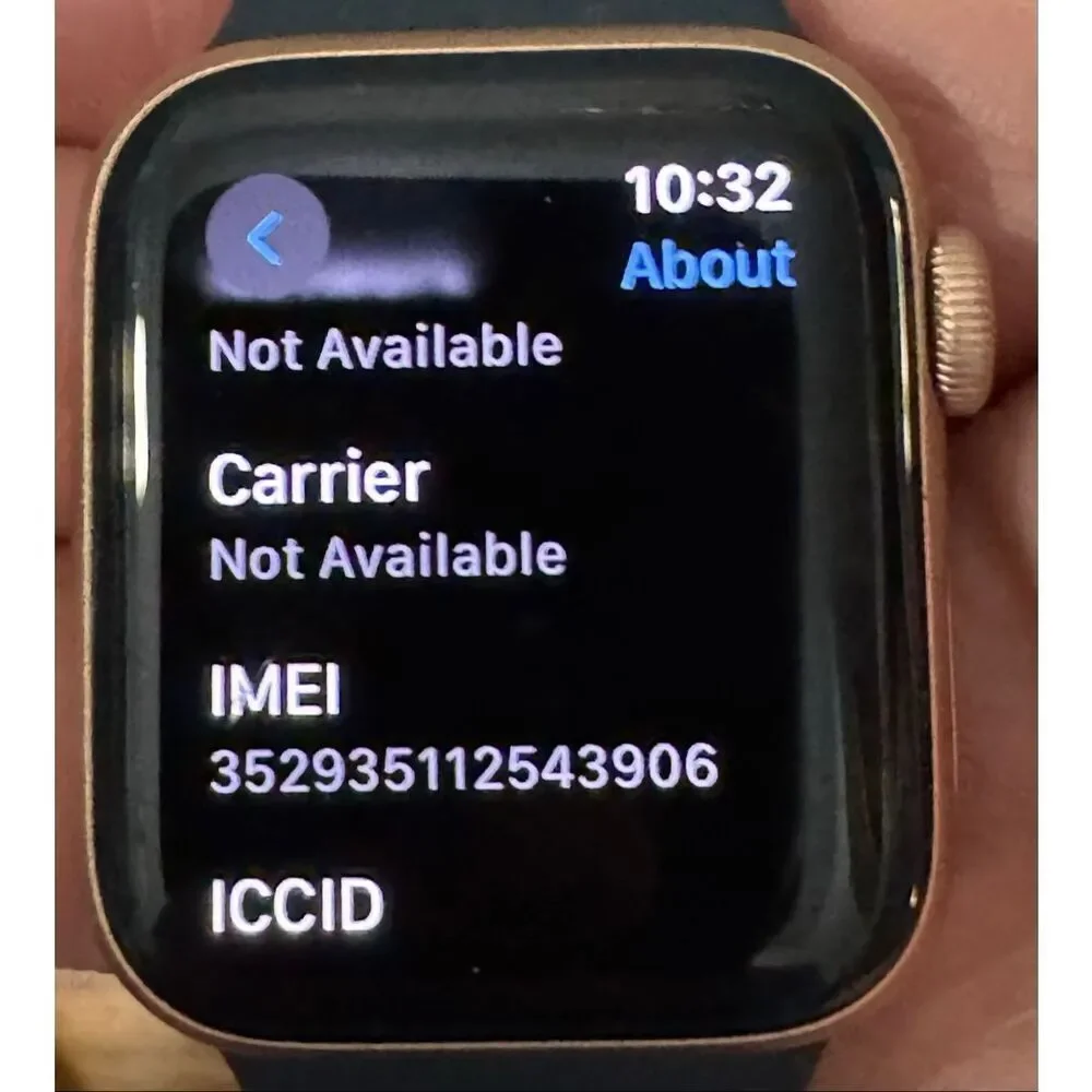 Apple Watch SE 40mm 32GB A2353 Aluminum Gold/Charger